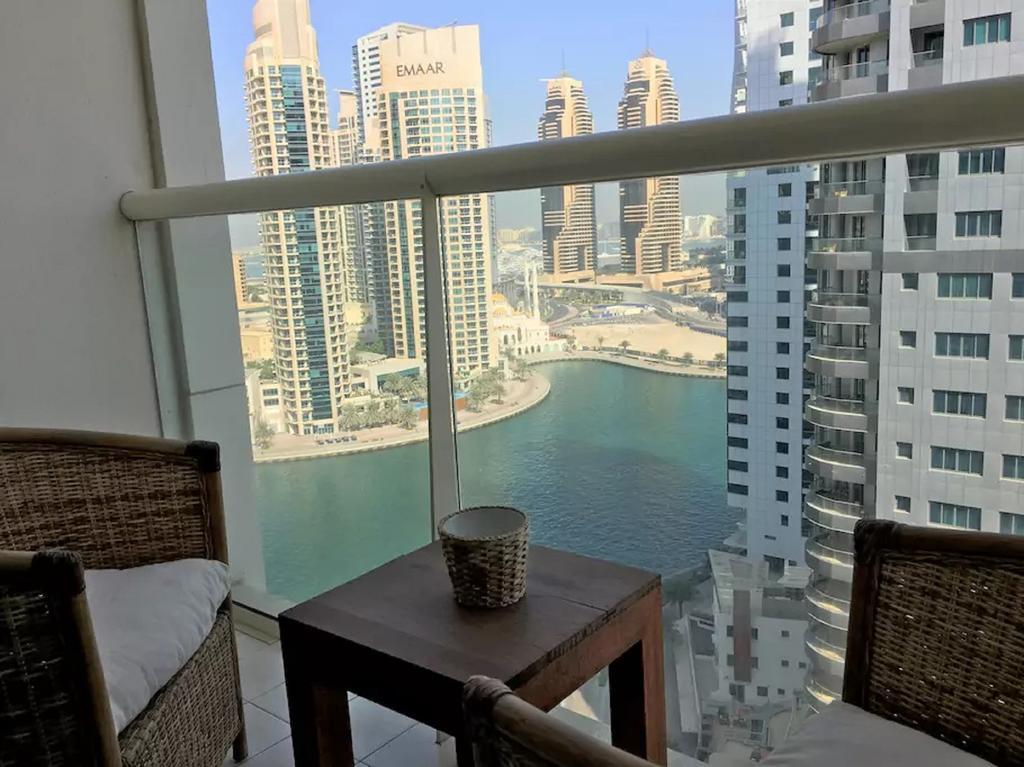 Higuests Vacation Homes - Marina Views Дубай Екстер'єр фото